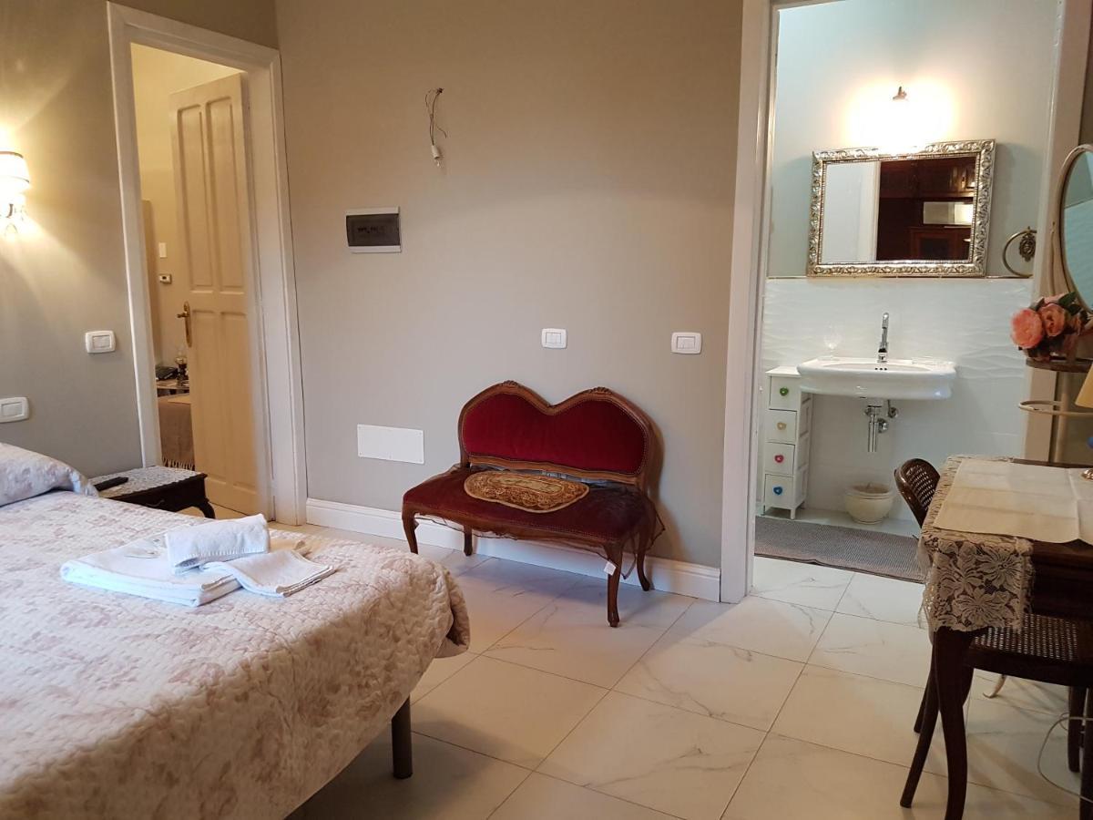 Villa Liberty Ofelia Locazioni Brevi Cagliari Exteriör bild