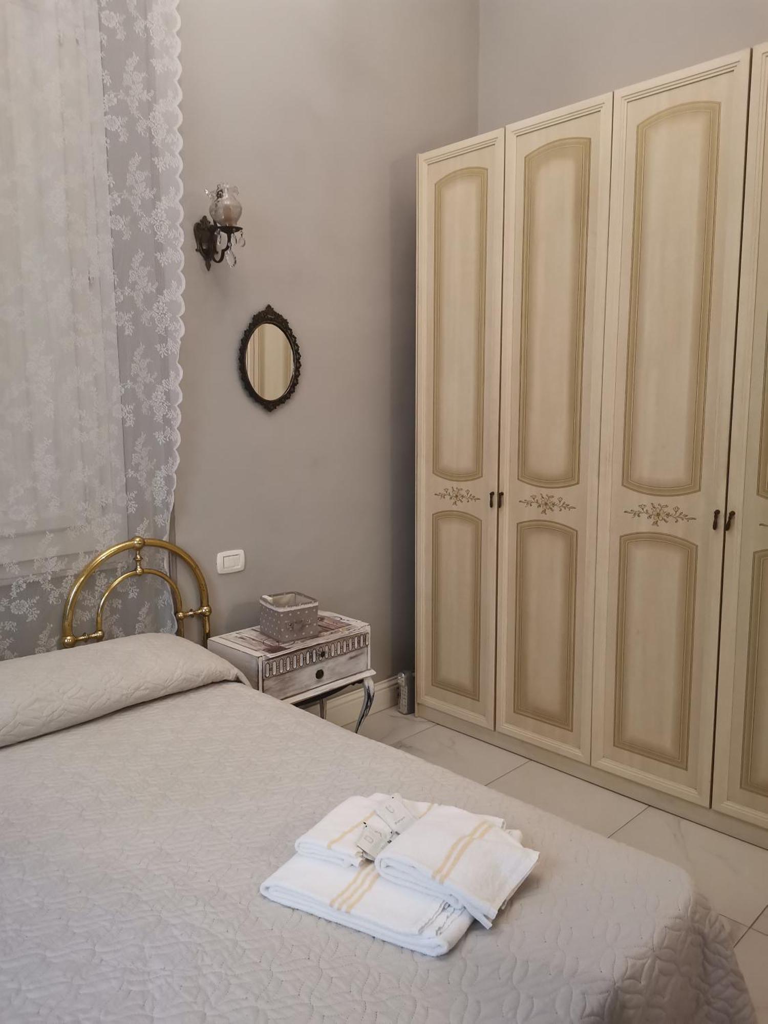 Villa Liberty Ofelia Locazioni Brevi Cagliari Exteriör bild